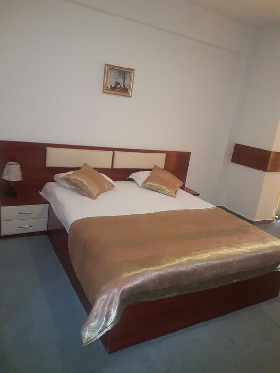 Hotel Lido Крайова Экстерьер фото