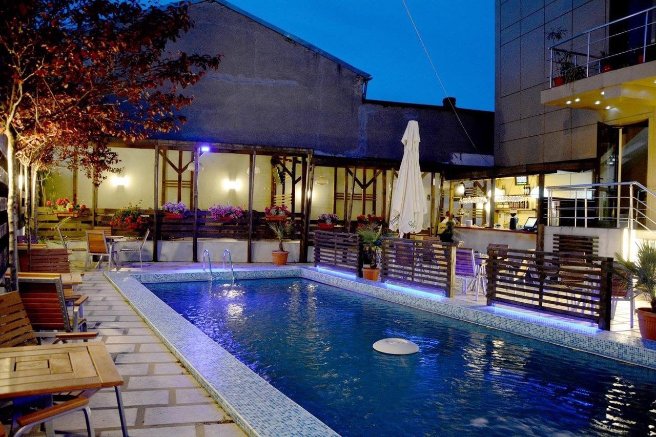 Hotel Lido Крайова Экстерьер фото